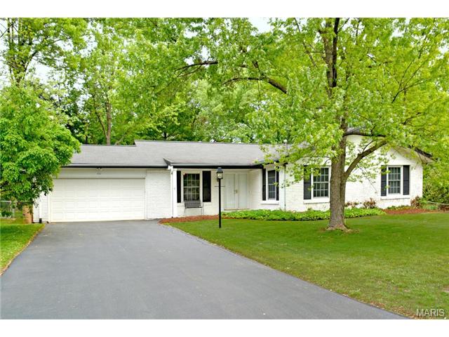 253 Pine Tree Ln, Ballwin, MO 63011 photo 1