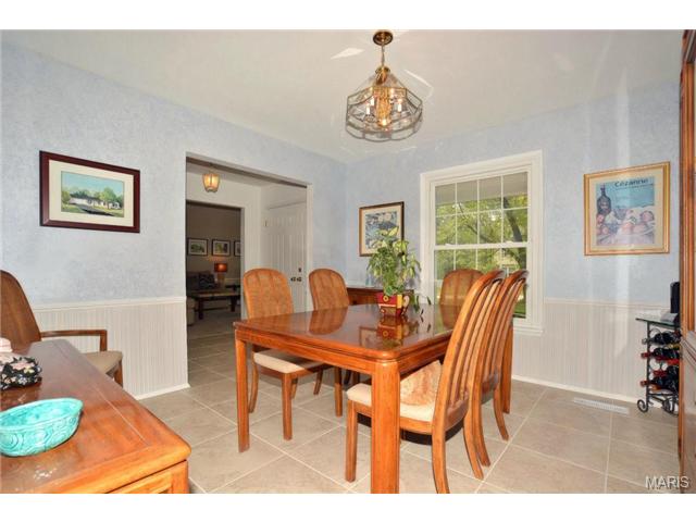 253 Pine Tree Ln, Ballwin, MO 63011 photo 3