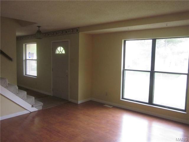 212 Walden Ct, Eureka, MO 63025 photo 2