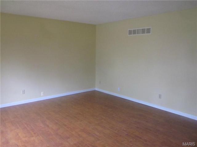 212 Walden Ct, Eureka, MO 63025 photo 3