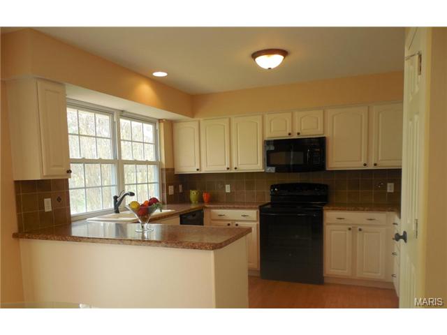 432 Tailor Ln, O'fallon, MO 63368 photo 7