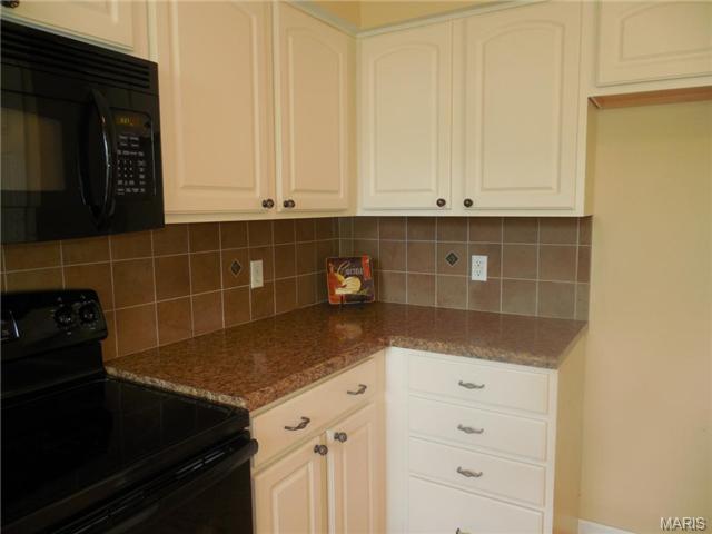 432 Tailor Ln, O'fallon, MO 63368 photo 8