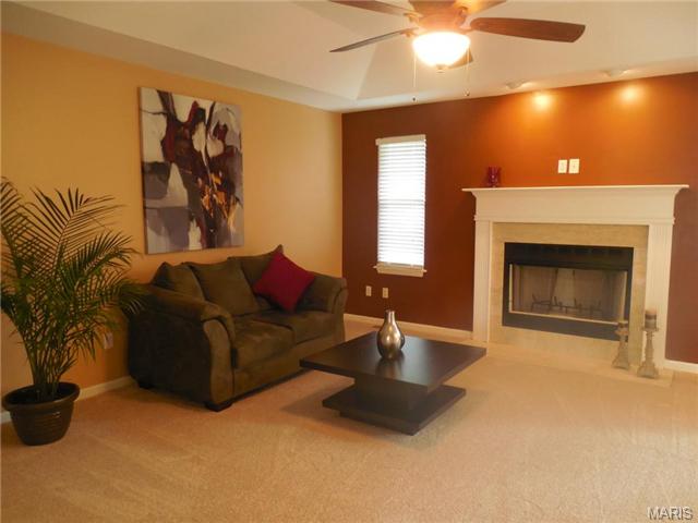 432 Tailor Ln, O'fallon, MO 63368 photo 2