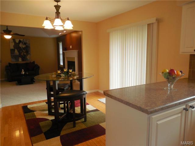 432 Tailor Ln, O'fallon, MO 63368 photo 9
