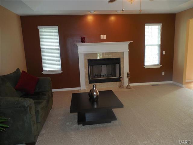 432 Tailor Ln, O'fallon, MO 63368 photo 3