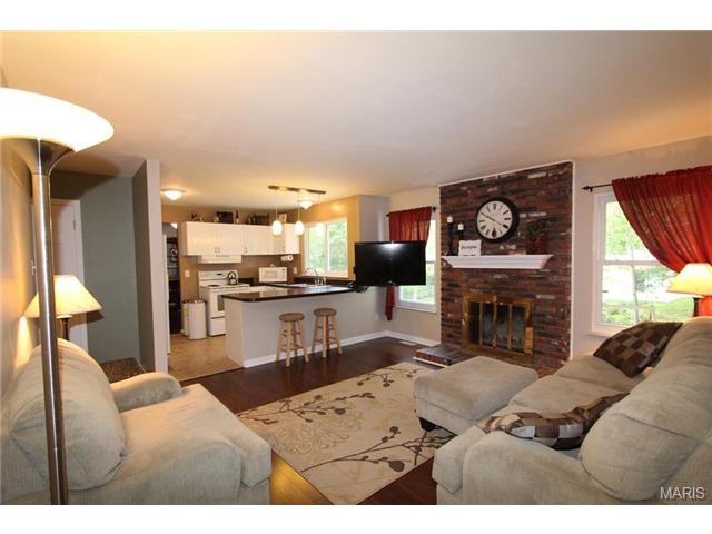 329 Brightfield Trl, Ballwin, MO 63021 photo 3