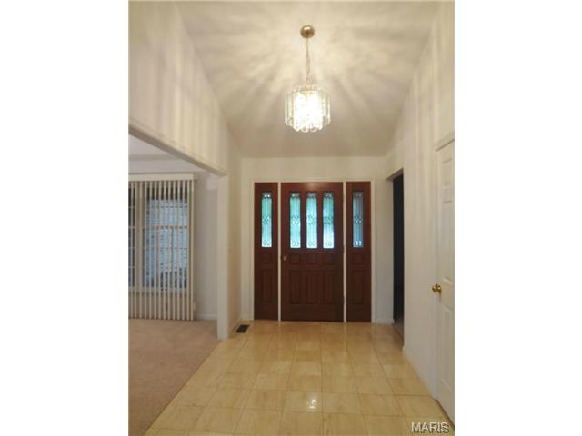 2 Broadridge Ct, Black Jack, MO 63033 photo 6