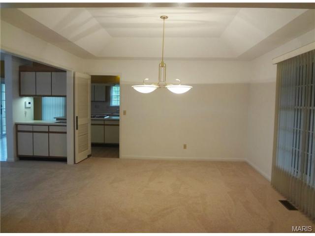 2 Broadridge Ct, Black Jack, MO 63033 photo 12