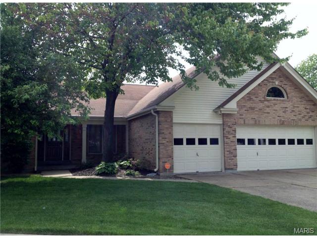 2 Broadridge Ct, Black Jack, MO 63033 photo 1