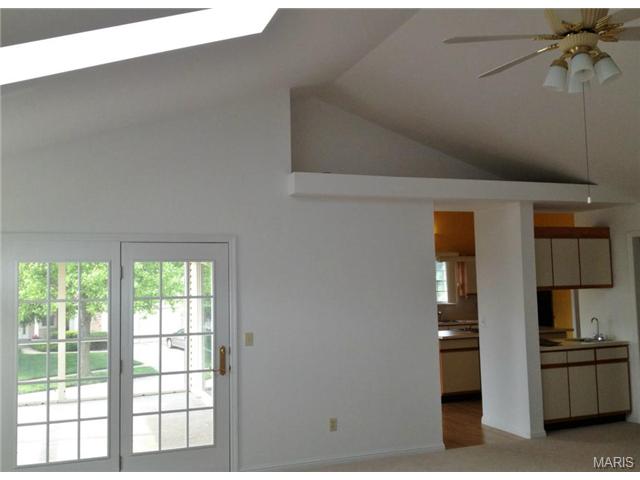 2 Broadridge Ct, Black Jack, MO 63033 photo 8
