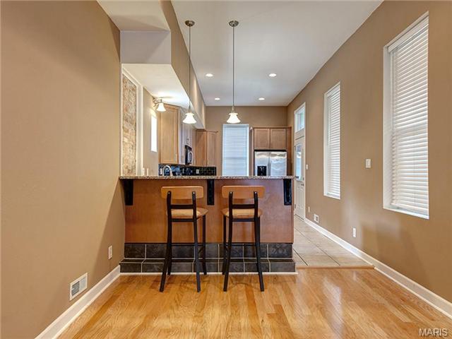 1237 Sidney St, Saint Louis, MO 63104 photo 4