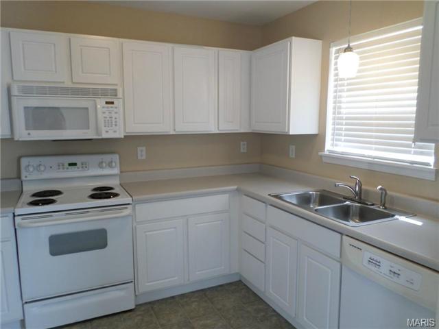 225 Tyndale, O'fallon, MO 63366 photo 3
