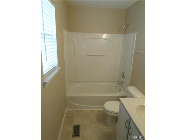 225 Tyndale, O'fallon, MO 63366 photo 14