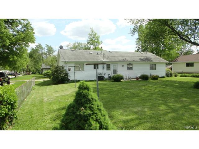403 Saint Patrick Dr, O'fallon, MO 63366 photo 5