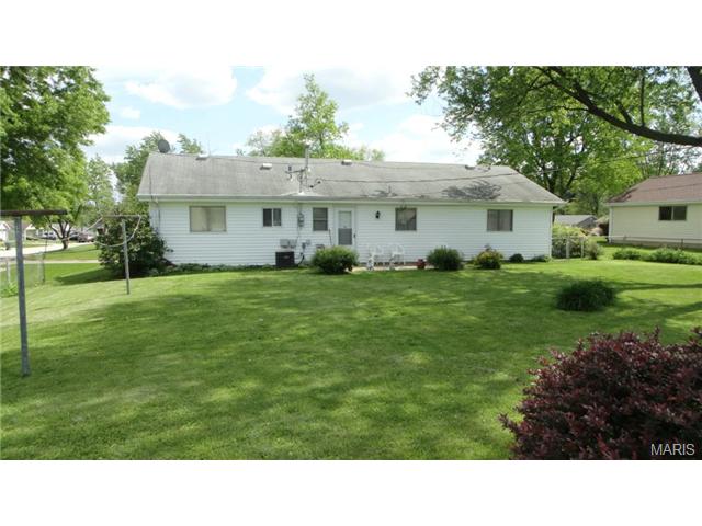 403 Saint Patrick Dr, O'fallon, MO 63366 photo 6