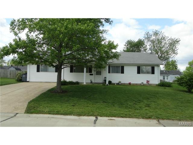 403 Saint Patrick Dr, O'fallon, MO 63366 photo 2