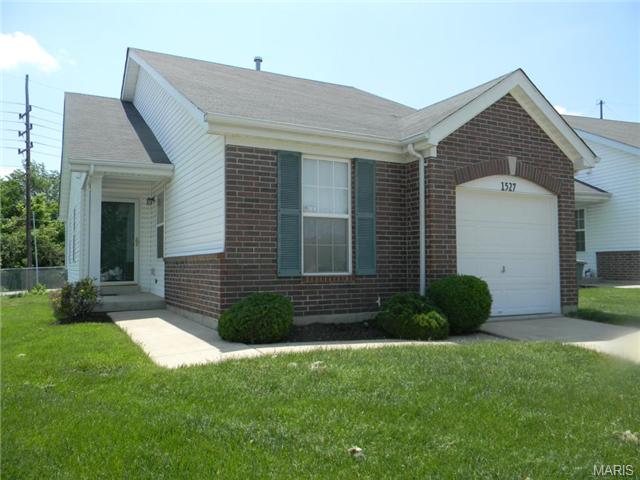 1527 Batters Box Dr, O'fallon, MO 63366 photo 1