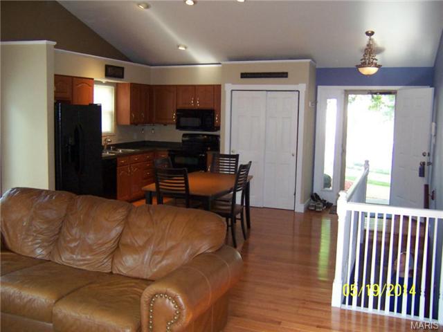 225 Brookmont Farm, Ballwin, MO 63021 photo 3