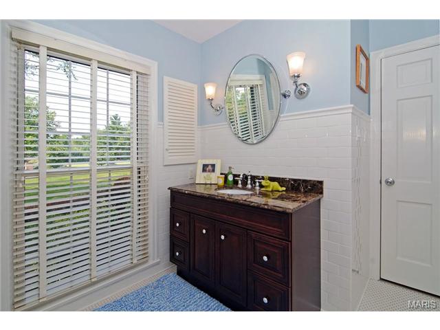 60 Daniel Rd, Ladue, MO 63124 photo 16