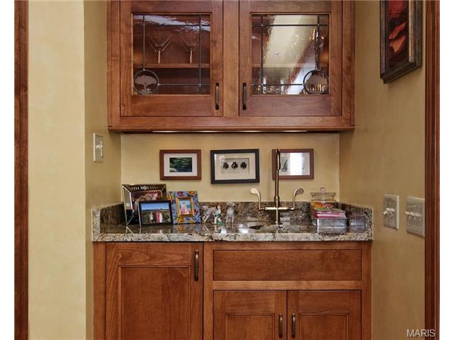 60 Daniel Rd, Ladue, MO 63124 photo 9