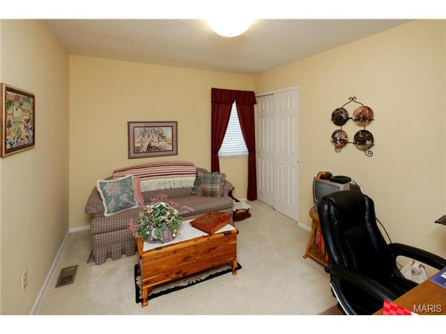 111 Middlesburg Ct, O'fallon, MO 63368 photo 13