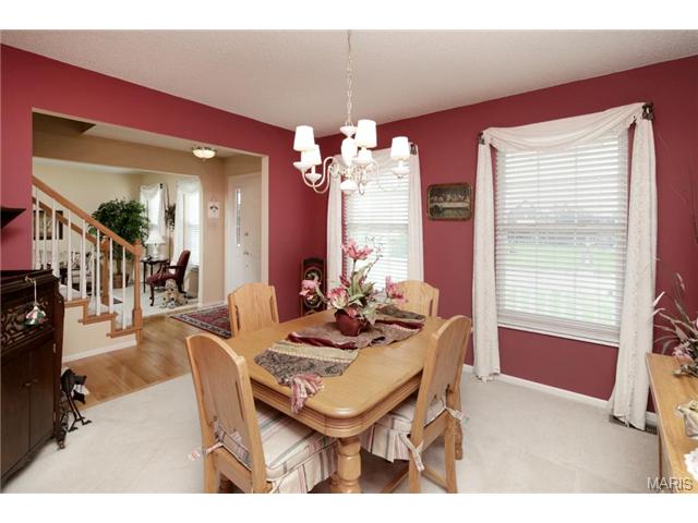 111 Middlesburg Ct, O'fallon, MO 63368 photo 2