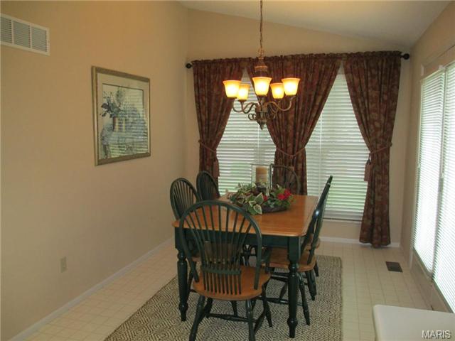 111 Middlesburg Ct, O'fallon, MO 63368 photo 5