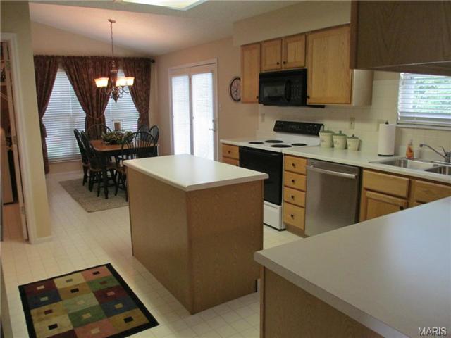 111 Middlesburg Ct, O'fallon, MO 63368 photo 6