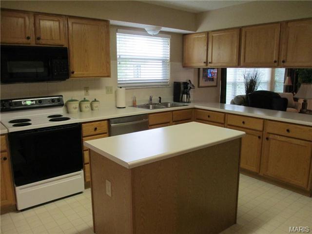 111 Middlesburg Ct, O'fallon, MO 63368 photo 4