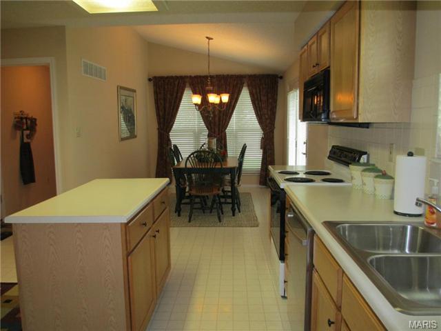 111 Middlesburg Ct, O'fallon, MO 63368 photo 7