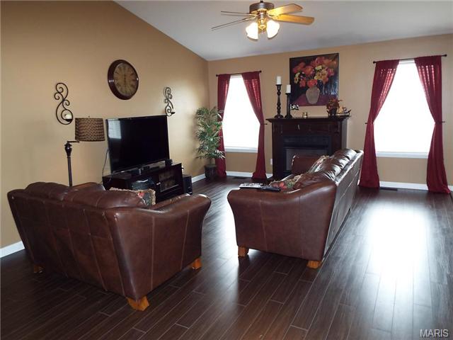 116 W Park Cir, O'fallon, MO 63366 photo 2