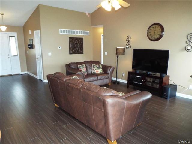 116 W Park Cir, O'fallon, MO 63366 photo 4