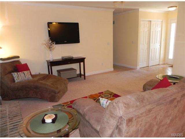 637 Hill Dr, Eureka, MO 63025 photo 3