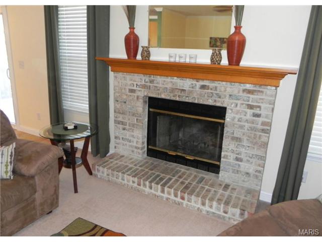 637 Hill Dr, Eureka, MO 63025 photo 5