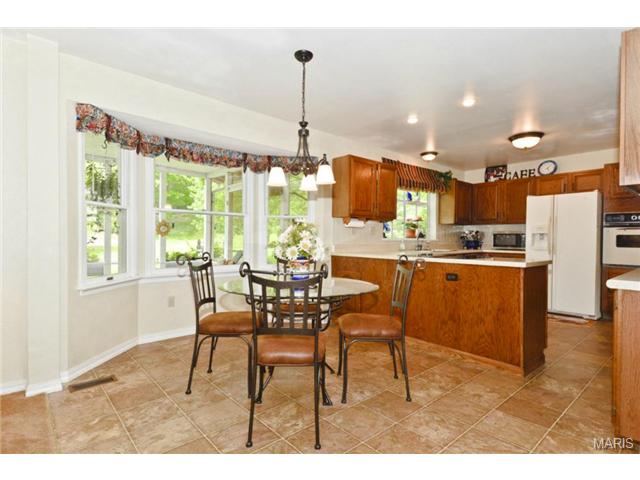 545 Huntley Hts, Ballwin, MO 63021 photo 8