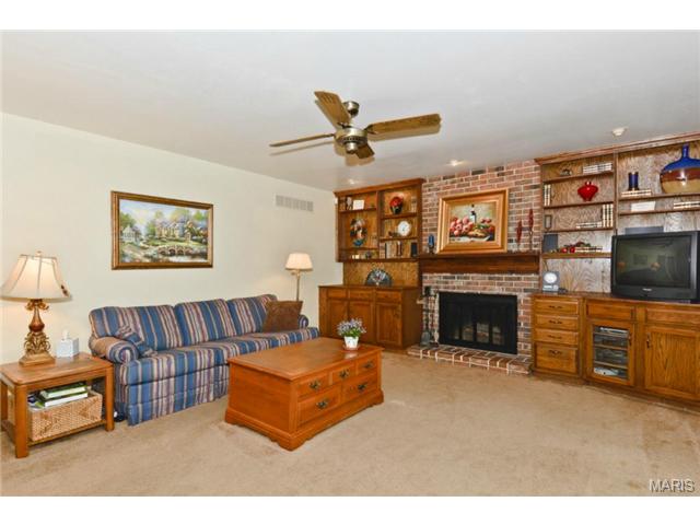 545 Huntley Hts, Ballwin, MO 63021 photo 10