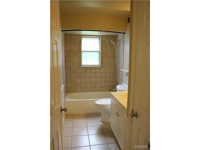 218 Heyden Dr, Eureka, MO 63025 photo 4