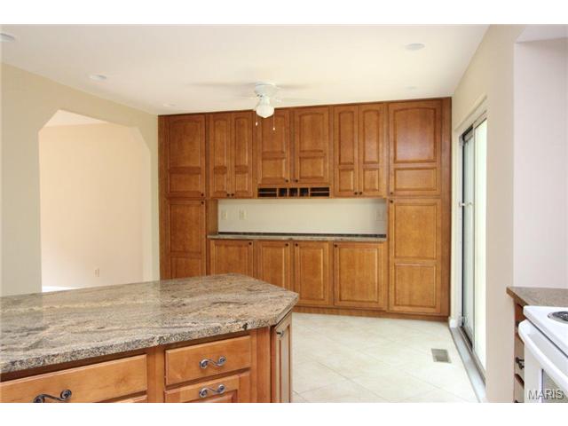 609 Burwick Ter, Ballwin, MO 63021 photo 5