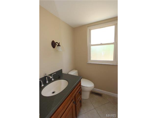 609 Burwick Ter, Ballwin, MO 63021 photo 10