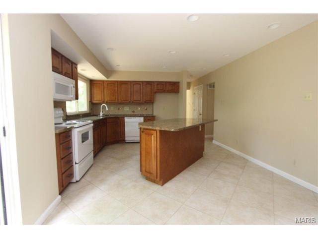 609 Burwick Ter, Ballwin, MO 63021 photo 7