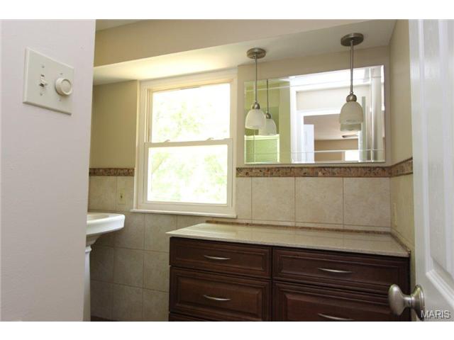 609 Burwick Ter, Ballwin, MO 63021 photo 14