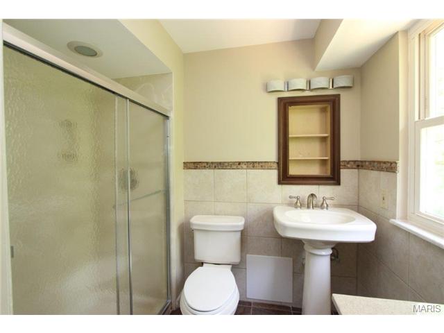 609 Burwick Ter, Ballwin, MO 63021 photo 15