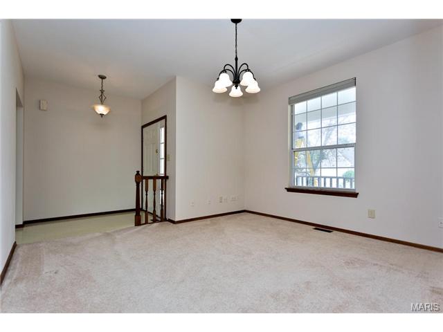 930 Cleta Dr, Ballwin, MO 63021 photo 4