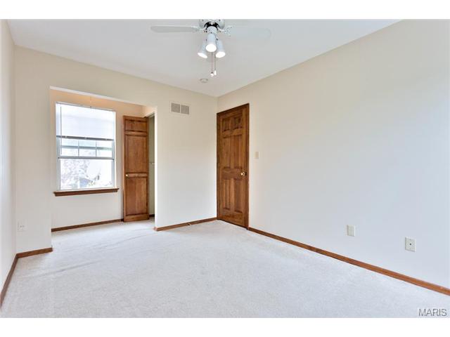930 Cleta Dr, Ballwin, MO 63021 photo 14