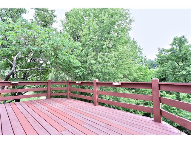 930 Cleta Dr, Ballwin, MO 63021 photo 2