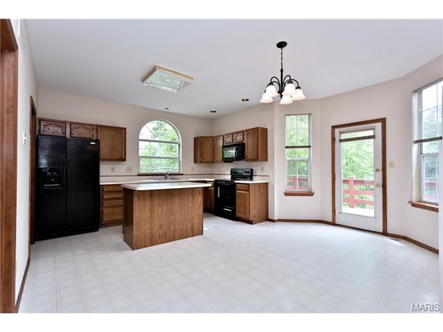 930 Cleta Dr, Ballwin, MO 63021 photo 7