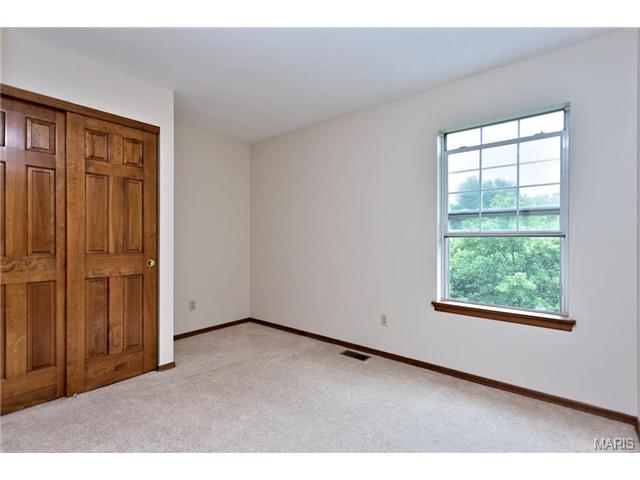 930 Cleta Dr, Ballwin, MO 63021 photo 15