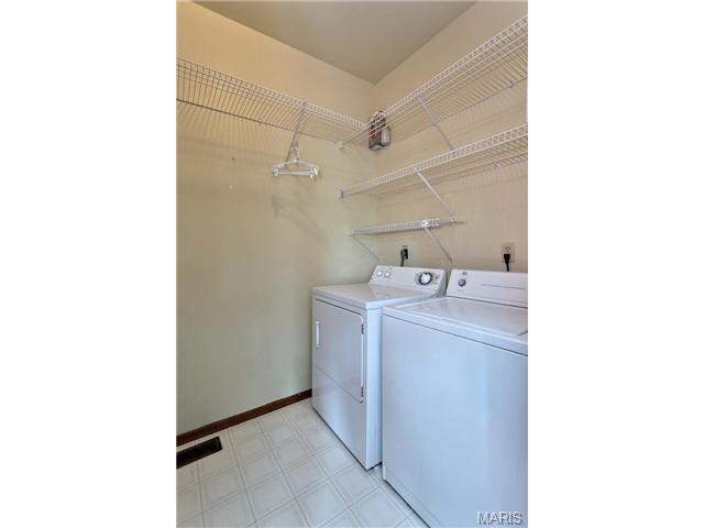930 Cleta Dr, Ballwin, MO 63021 photo 10