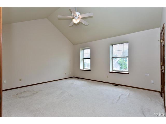 930 Cleta Dr, Ballwin, MO 63021 photo 11
