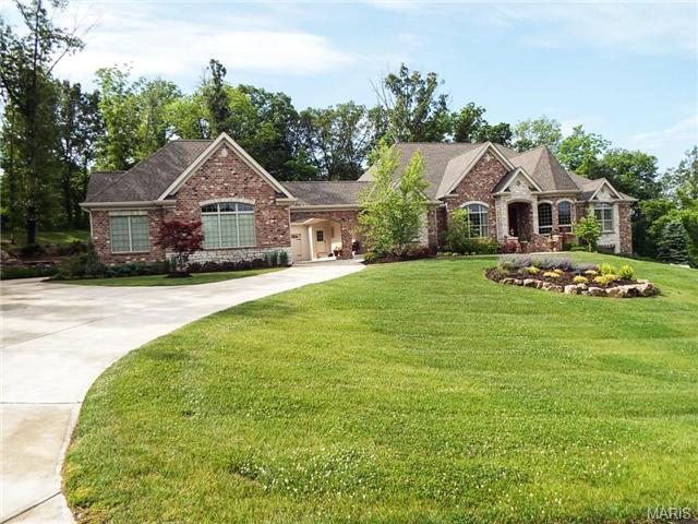 970 Stonecastle Dr, O'fallon, MO 63366 photo 2